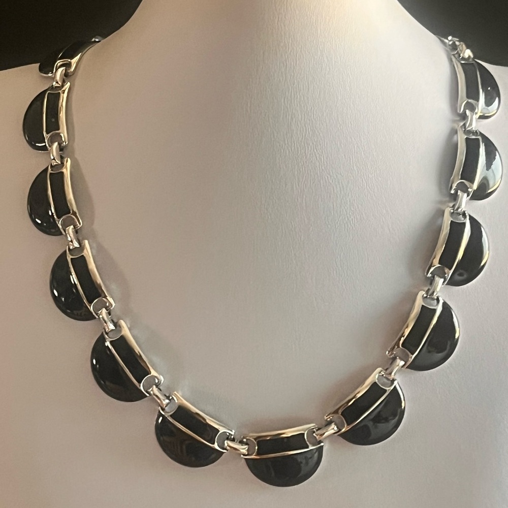 Elegant Art Deco Black and Silver Necklace